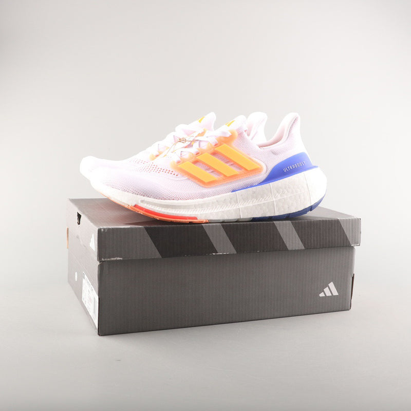 ADIDAS ULTRABOOST LIGHT 23