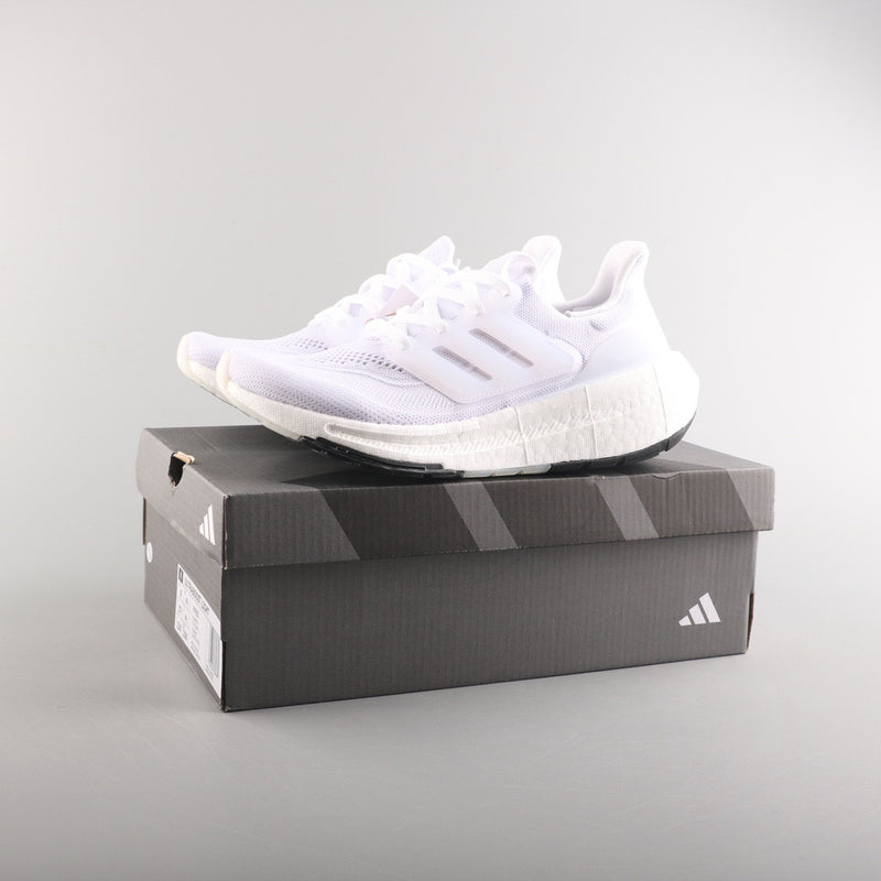 ADIDAS ULTRABOOST LIGHT 23