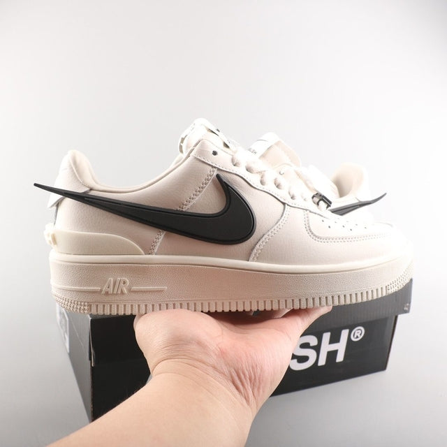 NIKE AIR FORCE 1 LOW x AMBUSH WHITE