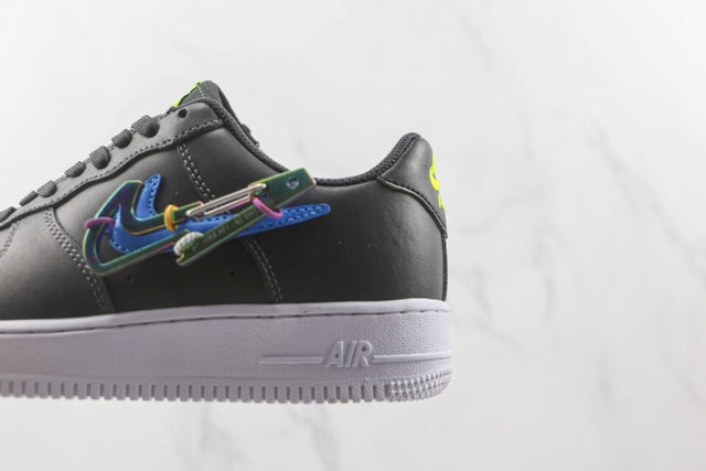 NIKE AIR FORCE 1 LOW CARABINER SWOOSH BLACK