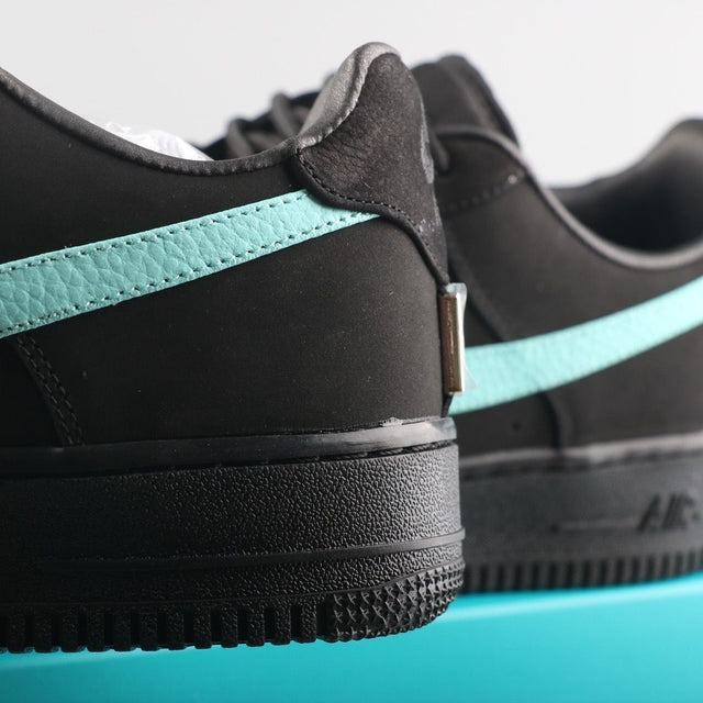 TIFFANY & Co. x NIKE AIR FORCE 1 LOW