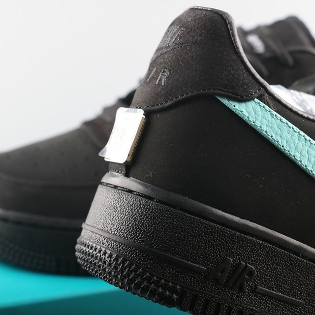 TIFFANY & Co. x NIKE AIR FORCE 1 LOW