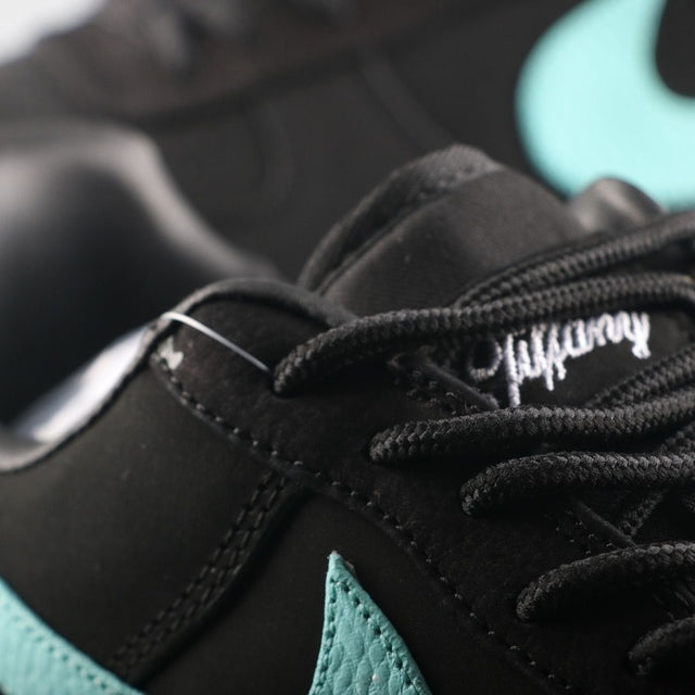 TIFFANY & Co. x NIKE AIR FORCE 1 LOW