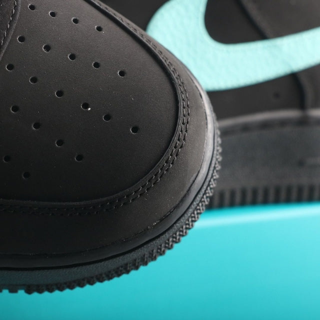 TIFFANY & Co. x NIKE AIR FORCE 1 LOW