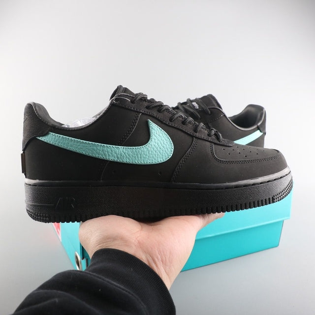 TIFFANY & Co. x NIKE AIR FORCE 1 LOW